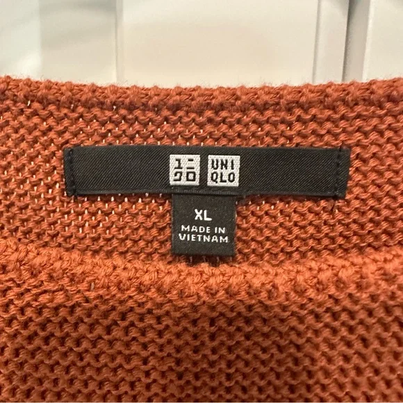 Uniqlo Women's Sweater - Brown - Picture 4 of 8